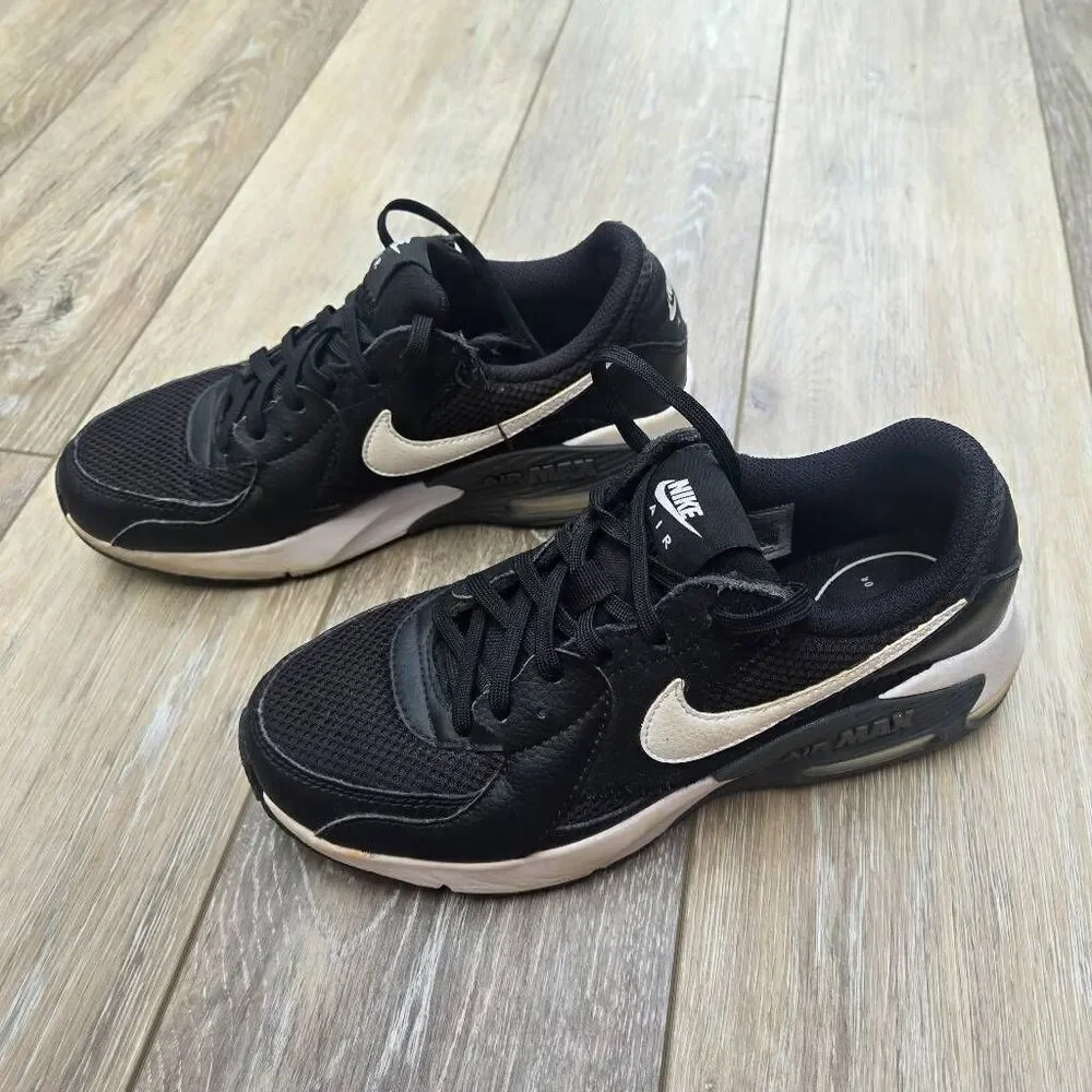 Nike Air Max Excee shoes black and white sneakers women's size 6.5 active